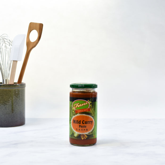 Ferns' Mild Curry Paste 380g lifestyle photograph